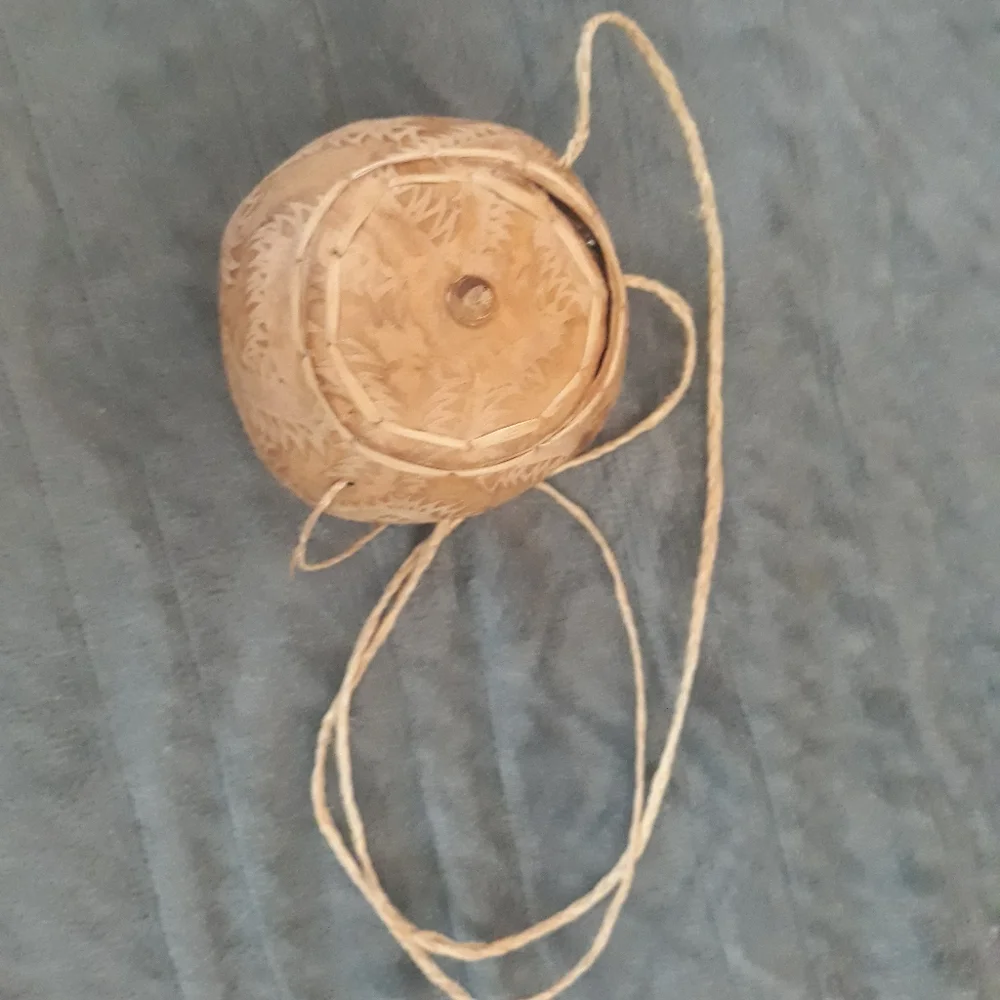 Vintage Carved Tan Gourd Crossbody / 4